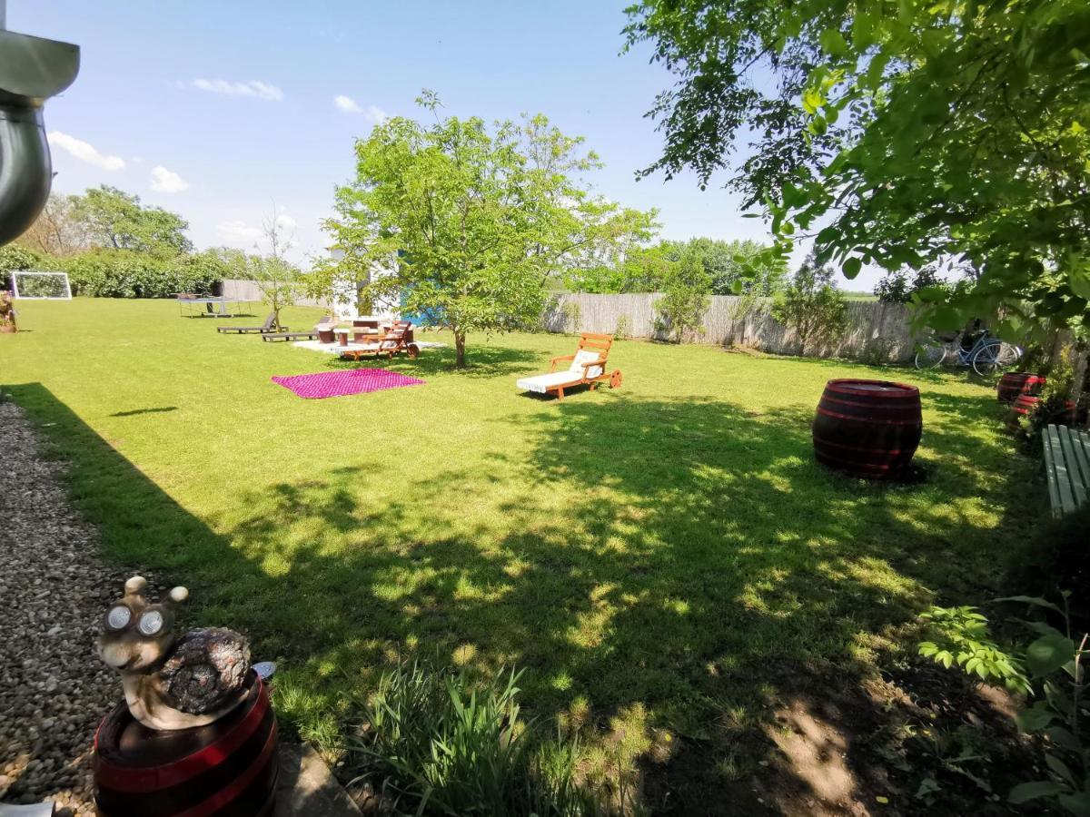Berko Vendeghaz Apartment Rakoczifalva Bagian luar foto