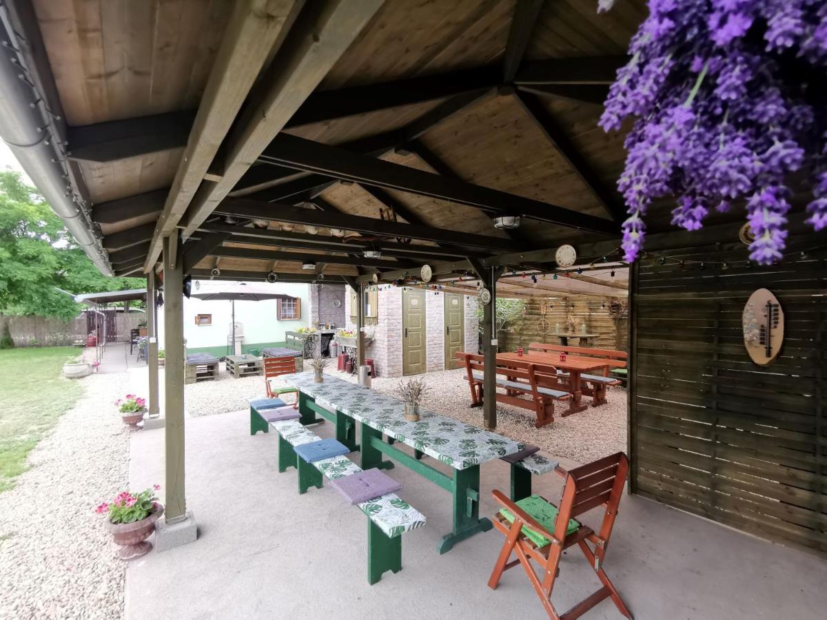 Berko Vendeghaz Apartment Rakoczifalva Bagian luar foto